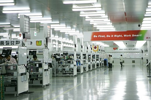 “電子廠招聘信息滿滿，裸辭轉(zhuǎn)行就一定是錯？未必！”