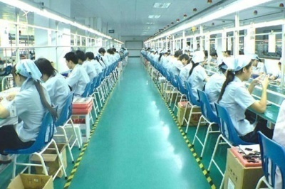 《電子廠招聘：工友借錢，借還是不借？》