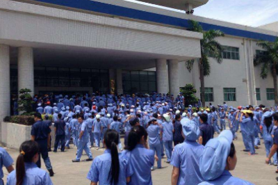 從電子廠招聘信息看，薪資不變?cè)摵稳ズ螐?